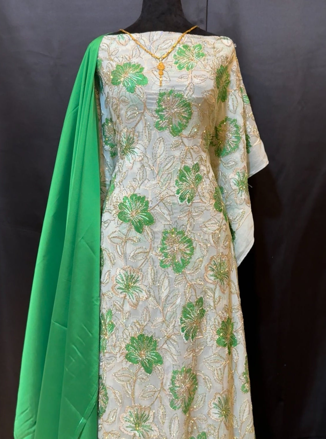 Complete Leaf Green Lace Set