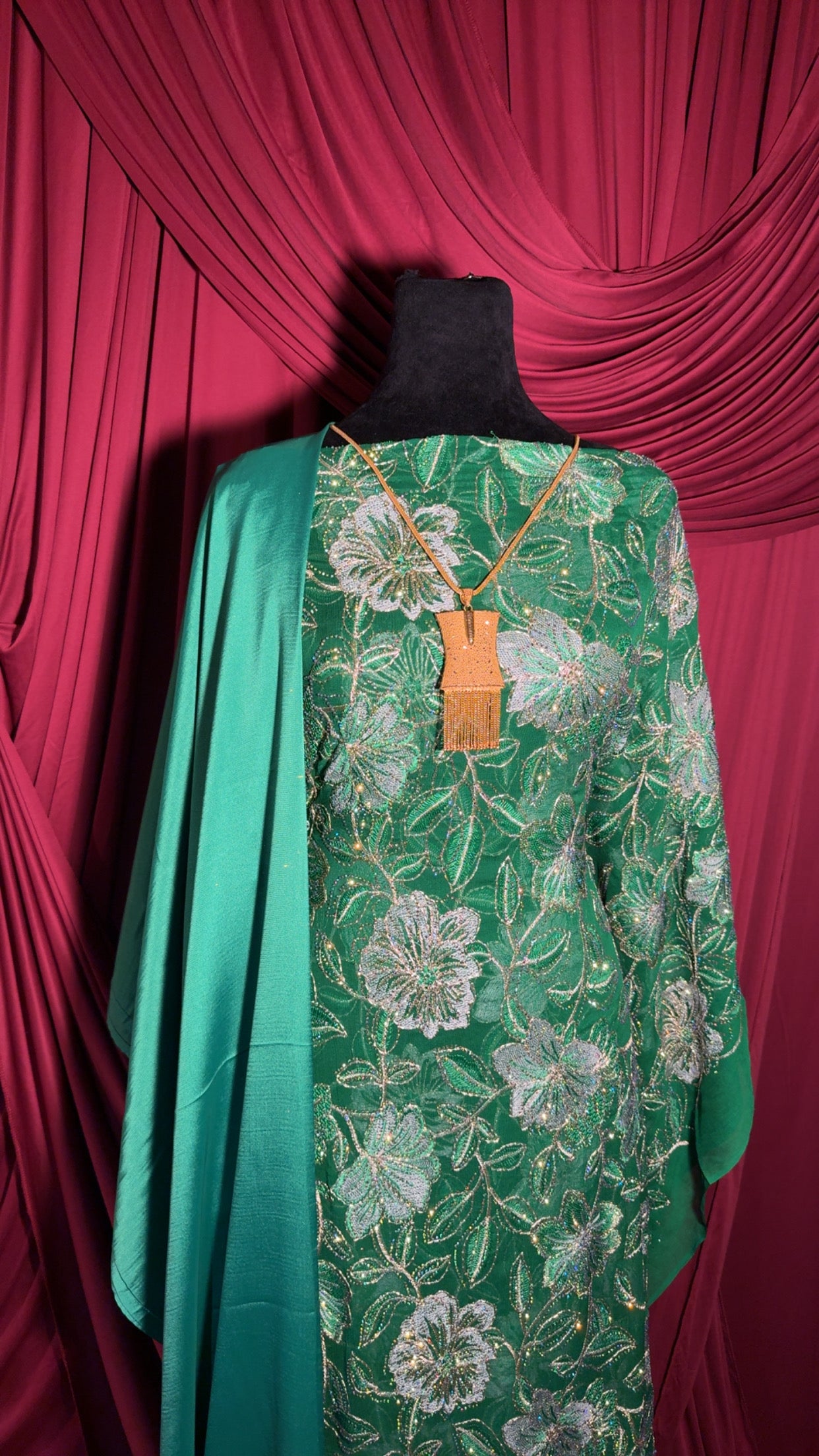 Complete Jewel Green Lace Set