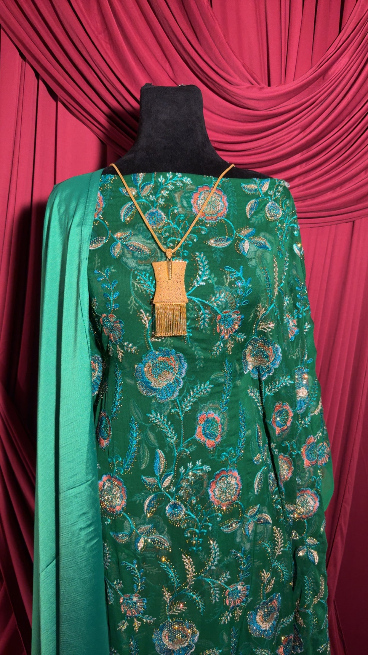 Complete Forest Emerald Lace Set
